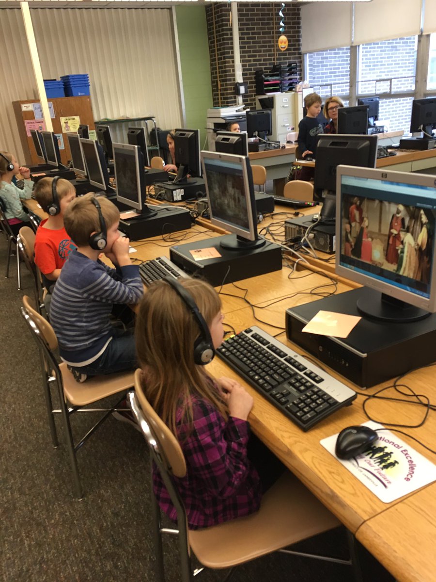 MrsLantz1's tweet photo. 1st grade learning how to use google classroom, @Flipgrid to learn about holidays around the world! @hmarshall12 #EmpoweredLearning #engagedl #MESPanthers @SDJanesville @SFilter11 https://t.co/CSmP3UDRfw