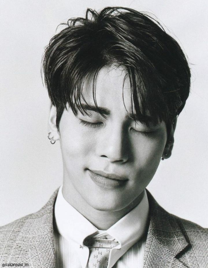 redtrain3's tweet image. Динозаврик...
Я дійсно в шоці,в мене навіть слова до купи не складаються...але ти мабуть довго думав над цим рішенням і нарешті зважився,що ж,це твій вибір,ми маємо його прийняти,вірніше зрозуміти...
#StayStrongShawols #JONGHYUN #SHINee #PrayForJonghyun