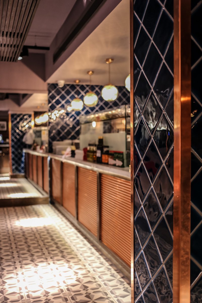 creed_design's tweet image. As we draw near to the end of 2017, we look back over some of the projects we completed this year. First up is the cobalt and copper of our project in Poynton
#2017 #12projects #design #creeddesign #hospitalitydesign #restaurantdesign #interiors #interiordesign  #blue #copper