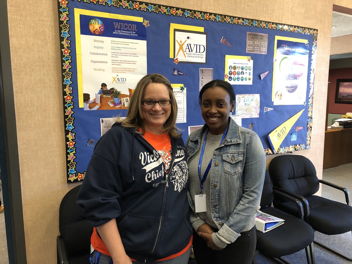 VictorianoVVUSD's tweet photo. Welcome to Mrs. Michelle and Miss Jade, our new #ImpactReading tutors! #ChiefsRead https://t.co/00RJsXeoWP