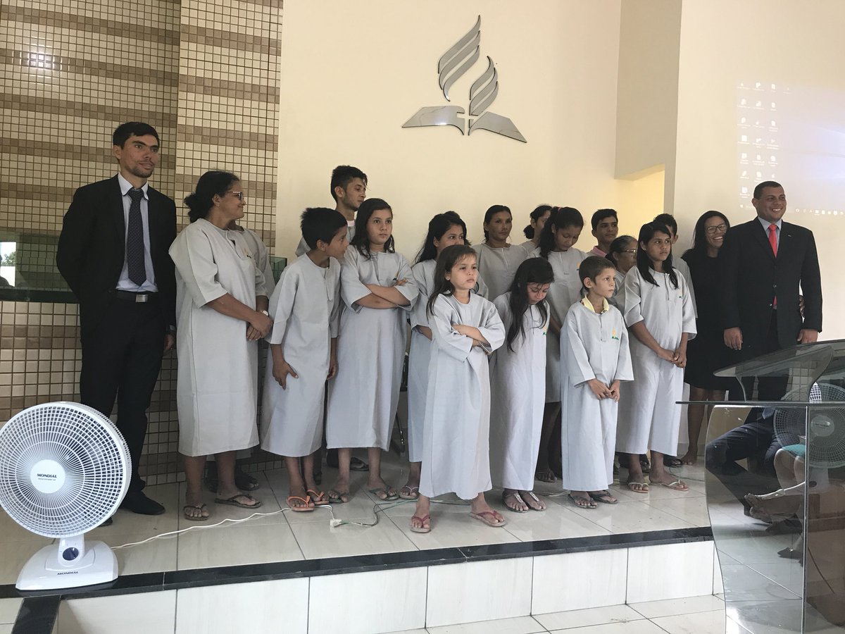 ZahnGilmar's tweet photo. Terceiro templo fundado pela equipe do projeto “Igreja que Navega “ às margens do Madeira.” Na comunidade Democracia cerca de 400 Km de Manaus. Parabéns! https://t.co/mRMENPWwni