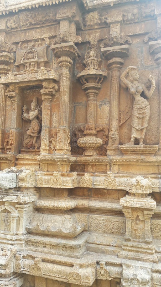 The Venu Gopala Swamy Temple built during Hoysala reign is a clear Architecture treasure. It does shows some of the barbaric destructions probably by Madurai or Delhi Sultanates post Malik Kafur first raid in 1311.