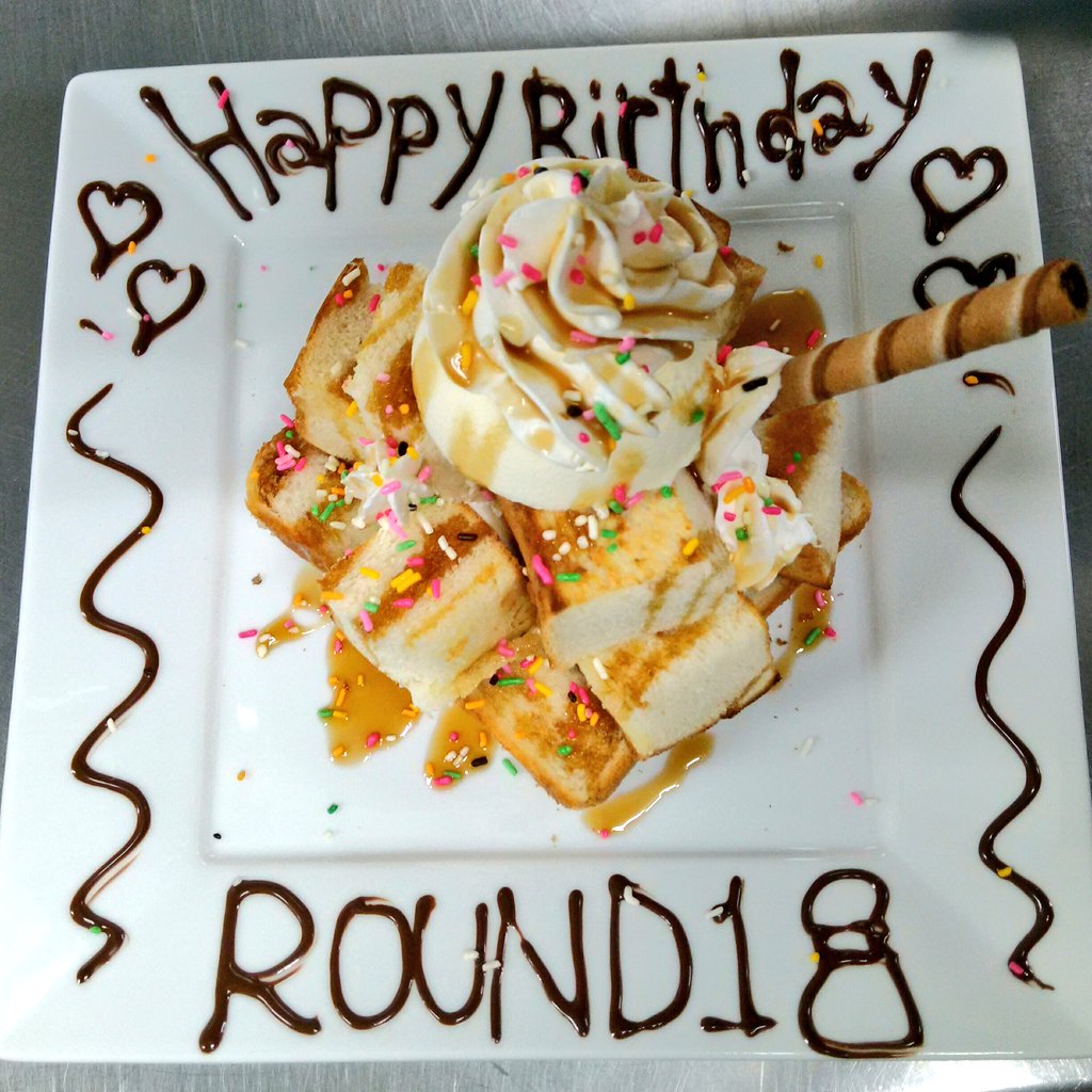 ラウンドワンスタジアム沖縄 宜野湾店 誕生日の方に朗報 ラウンドワンのカラオケではアプリを前日までに ダウンロードしてくださった誕生日の方に バースデーケーキ のプレゼント をしています 今回も誕生日の方がご来店しケーキの プレゼントを