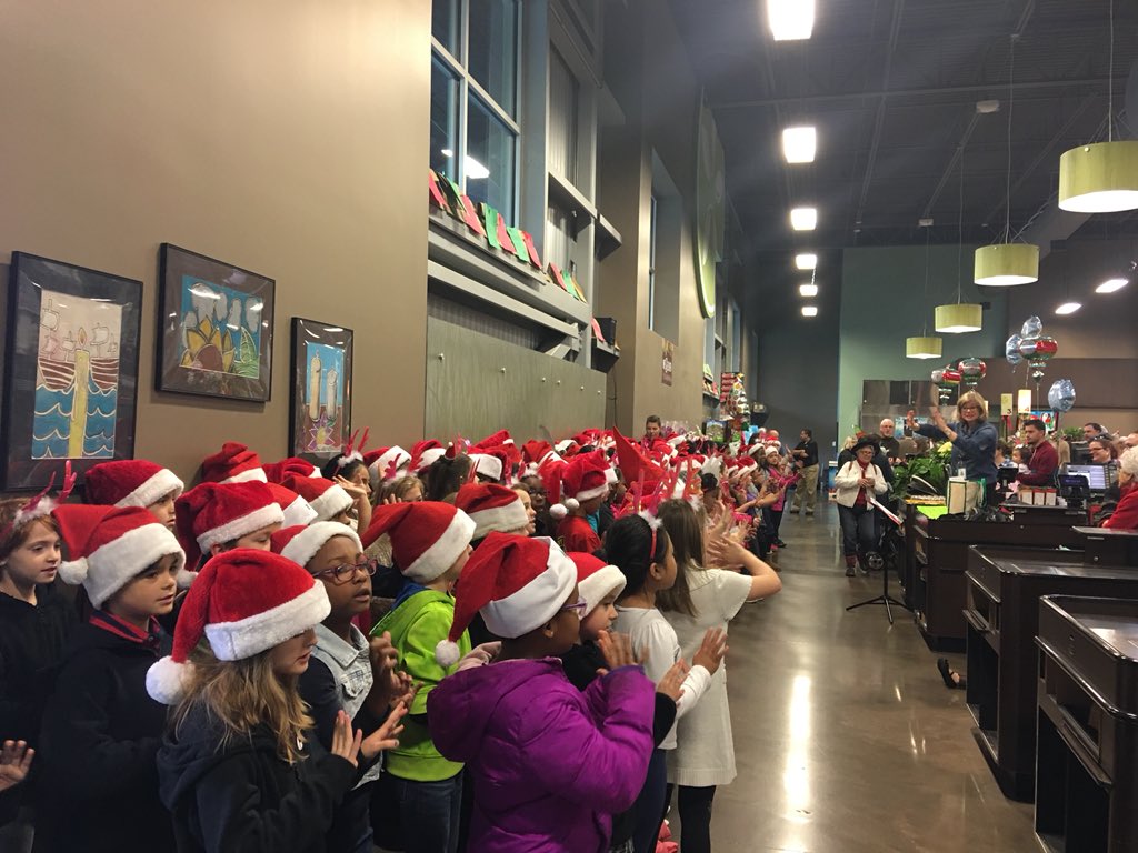 WoodsTylerISD's tweet photo. Singing songs at Fresh! #itsgoodtobeawrangler https://t.co/XW8QrFLqQP