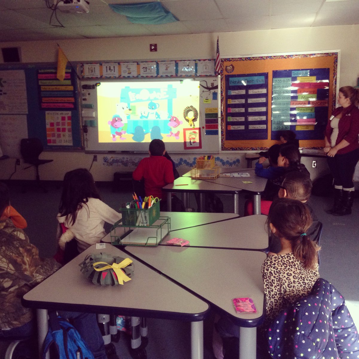 innoventurenmsu's tweet photo. Students enjoying our #innoventureJr videos at East Picacho Elementary School. Part of our elementary program is an in-class activity where students work in teams to develop a new product and then pitch their product. #futureentrepreneur #youngentrepreneur https://t.co/a4E8UuzKPR