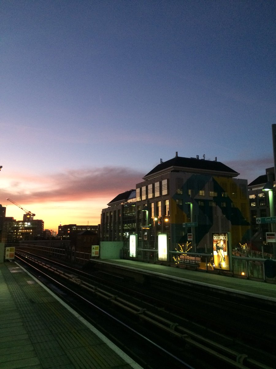 👏 <a href="/RepublicLDN/">Republic</a> beaut view and just 13 mins back to The City on the most reliable tube line on the network- google it! @CBRE_London <a href="/simonconie/">Simon Conie</a>