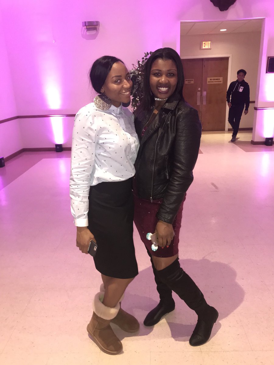 _trieceCuhh's tweet photo. My baby sis❤️🙌🏾 #blood https://t.co/i5yNUlIiTz