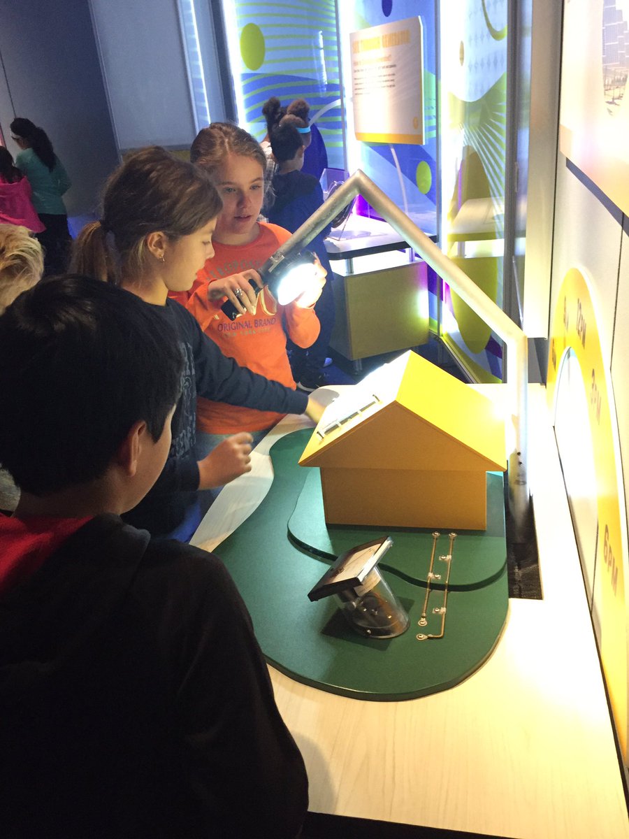 rbebears's tweet photo. Fourth Grade takes the Science Center by storm! An electric storm! #cpsbest #cpsscience #fourthgradeiselectrifying https://t.co/dHP1QhZdQb