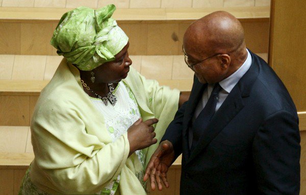 Nyawu_ZA's tweet photo. @Julius_S_Malema Mama: "Bala ngokwakho baba angekhe ...."
Baba: "Ngiqale kuphi, in the #Beninging?"
#ANC54
#ANC54thNationalConference https://t.co/6pEQWV9tsW