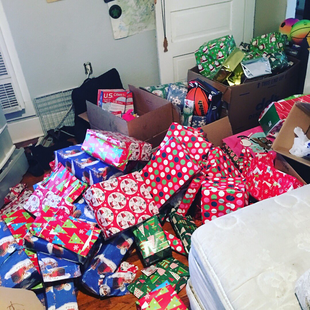 DQ4president's tweet photo. East BR Santa has been sighted and should be all over Louisiana tomorrow. Stay tuned for more updates from Click Four Help programming.... #ClickFourHelp #YearOfService #CantStopWontStop #WeBadBoyInThe90s #DiddyDanceComingSoon @diddy https://t.co/7HLLU59fU1