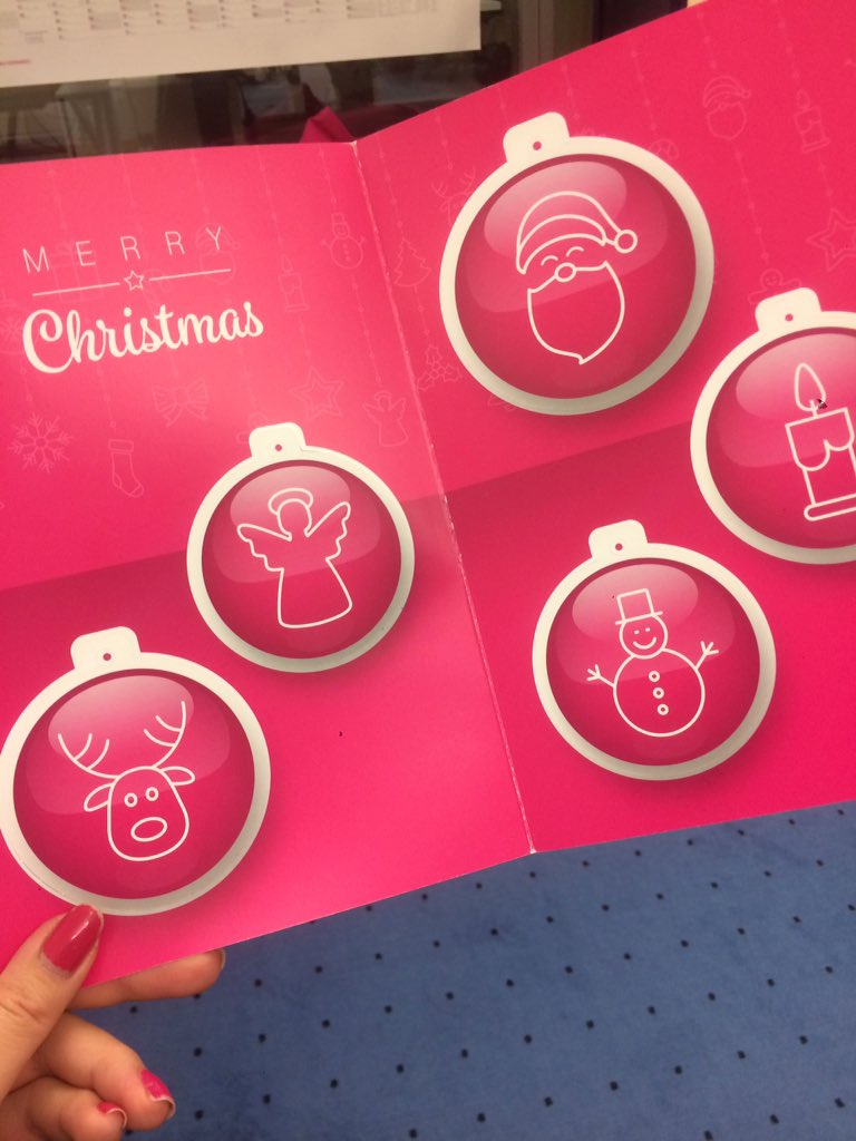 mi_ceh's tweet photo. Viel Lametta - wenig Empfang? Die wohl eher wichtigere Frage: wer benutzt heutzutage denn tatsächlich noch Lametta?😱Dennoch süße Idee mit witzigem Gedicht😂 I like 💗 und dazu Magenta Kugeln um den 🎄zu pimpen👍🏻Dankeschön für die Postkarte #Analogpost 👏🏻 #Telekomwall https://t.co/4NO60gxGIv