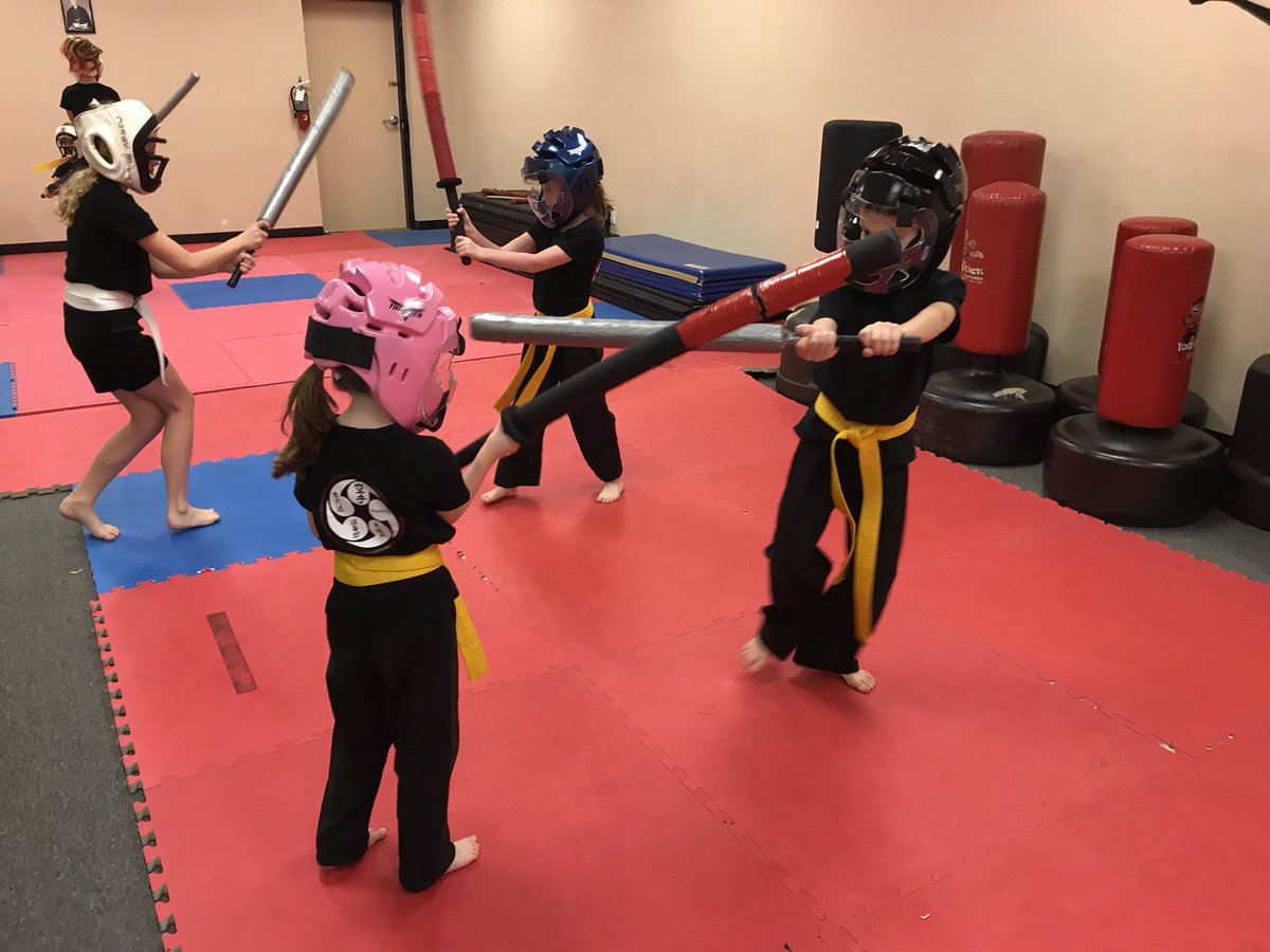 MidwayBudoDojo's tweet photo. #MondayMotivaton 
Be #Committed to #martialarts 🥊

you will gain #Selfesteem &amp; #strength in #body &amp; #mind 🥋

#karate #dojo #fitness #selfdefense #GulfBreeze #Navarre #training https://t.co/XW6a4SWgfw