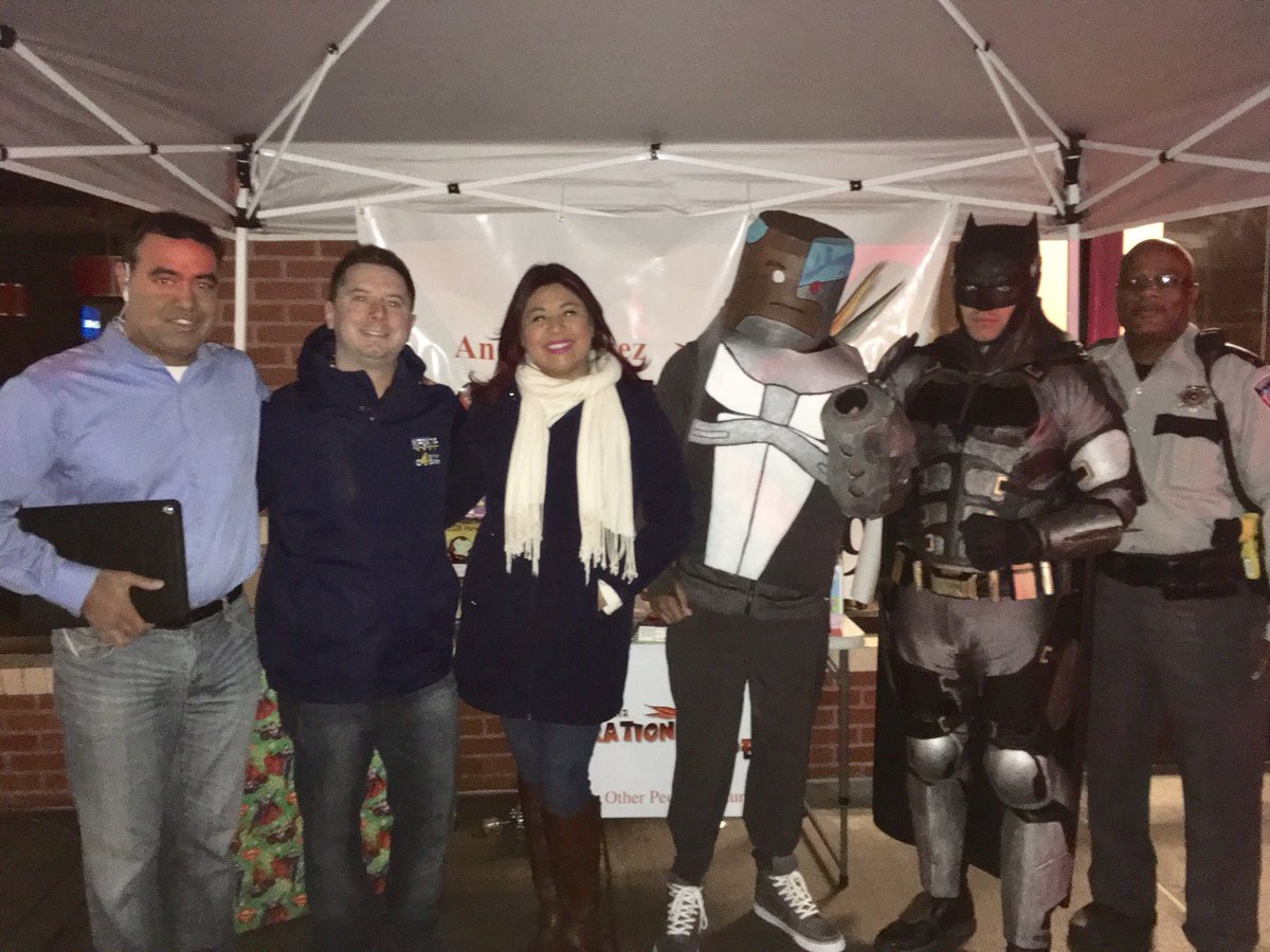 KFOXWeatherTeam's tweet photo. Brad: Out at the Chick-fil-A at 7597 N. Mesa with operation hope for their annual Holliday toy drive. Come by this week and donate a toy at any Chick-fil-A in El Paso. https://t.co/LAmOfsHphD