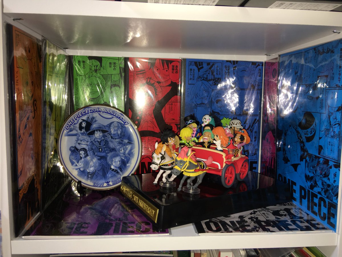 Pari Bentham Reunion パリっとonepiece Twitterren 一番くじonline ワンピース th Anniversary 一味の描き下ろしノートと One Piece 連載周年記念 プレートで飾りました うーん 実はブルックだけ顔が隠れてしまいました きっと馬車の下で喜んでるはず