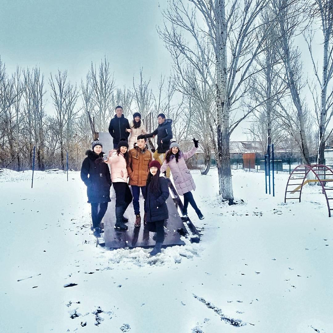 AibarwinT's tweet photo. Жақсылар мен 😊жақ��ы жандар жаныңда жүрсе күлкі кетпейді аман болыңдар 😘 https://t.co/w85kV7B1vH