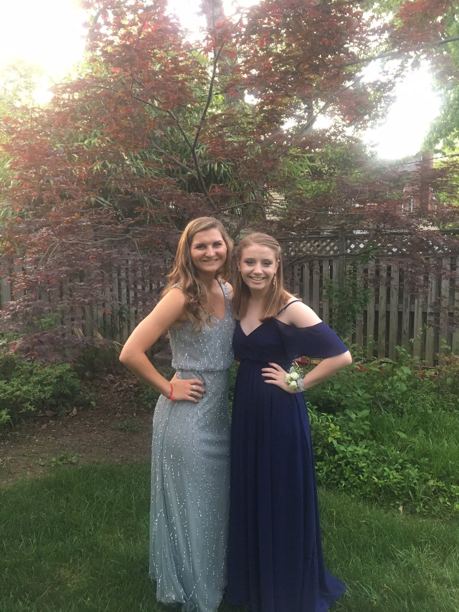 HallieWestphal's tweet photo. happy birthday kate!! ❤️💁🏼🎊🎉 hope you had a great day love u lots @kate_murray16 https://t.co/hjbMpPQHHk