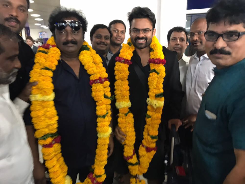 RaJesHJaNaseNa6's tweet photo. #SupremeHero @IamSaiDharamTej, #VVVinayak, @Itslavanya @CKEntsOffl
and the Unit of #SDT9 received grand welcome from #CMYF (Chiru Mega Youth Force) at Muscat airport https://t.co/ku47lmfeKr