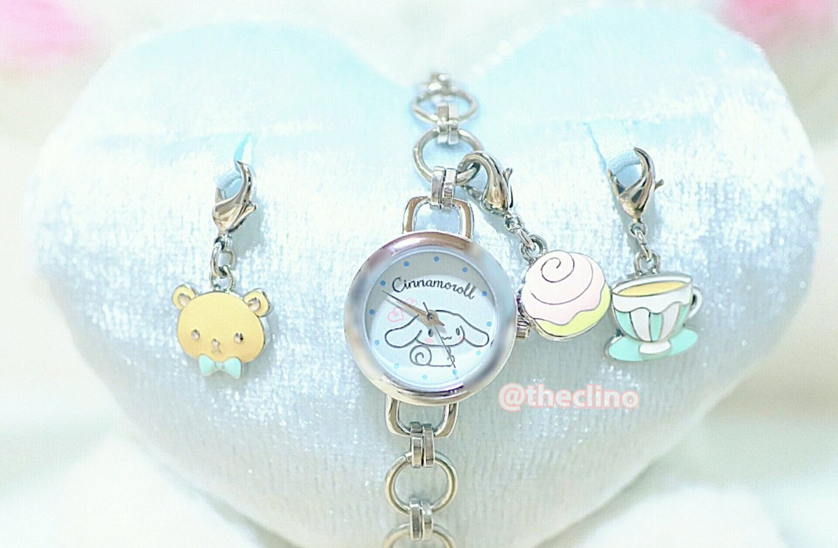 ふわり W ｼﾅｧ シナモロール15th チャームウォッチ ぬいぐるみセット をやっとお迎え お顔がめちゃくちゃ かわいいうえにウォッチもおしゃれでかわいい ĭwĭ チャームのラインナップも素敵 ĭwĭ シナモロール