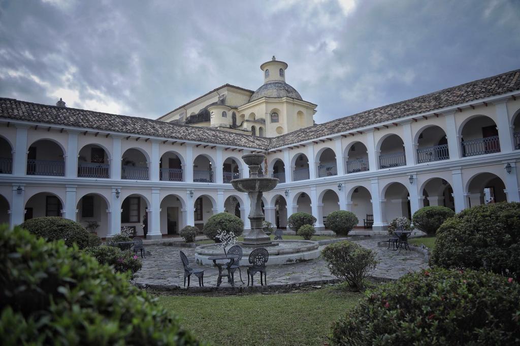 AgenciaTierras's tweet photo. ¡Buenos días Popayán! Hoy entregamos 381 títulos de propiedad a familias campesinas y 28 a Entidades de Derecho Público ¡Cerramos 2017 con broche de oro con la entrega más grande del año! #LaTierraEsLaLlave https://t.co/VzRQ9X4RNl