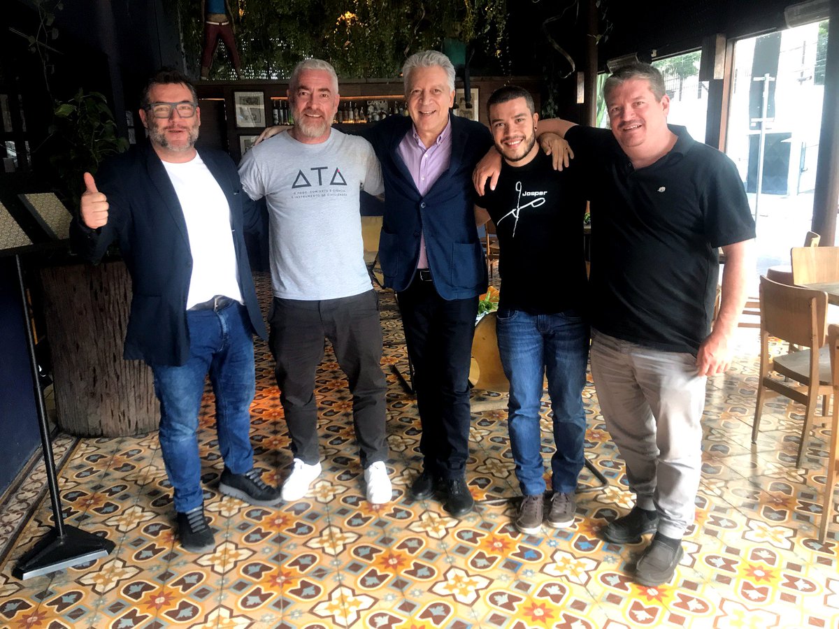 JosperOfficial's tweet photo. JOSPERING AROUND THE WORLD / JOSPER POR TODO EL MUNDO
2/2
✖️ Segunda parada📍#Brasil dónde visitamos a nuestro amigo @alexatala, chef y propietario del #Dom Sâo Paulo, con dos estrellas Michelin y entre los mejores restaurantes del mundo🍴
#AlexAtala #Domrestaurante https://t.co/VfoUgzjrb1