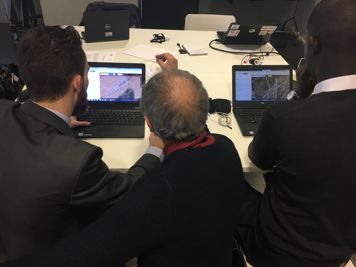 CGI_FR's tweet photo. #Mapathon_CGI en cours ! Les experts @CGI_FR cartographient à Paris, Lyon ou encore Nantes, avec @assocCartONG la zone de Faya Largeau (Tchad) pour soutenir le projet de déminage @HI_france. Vous aussi participez à la carto #humanitaire sur https://t.co/HpCvc8x5Bd https://t.co/BlTNf7LU6e