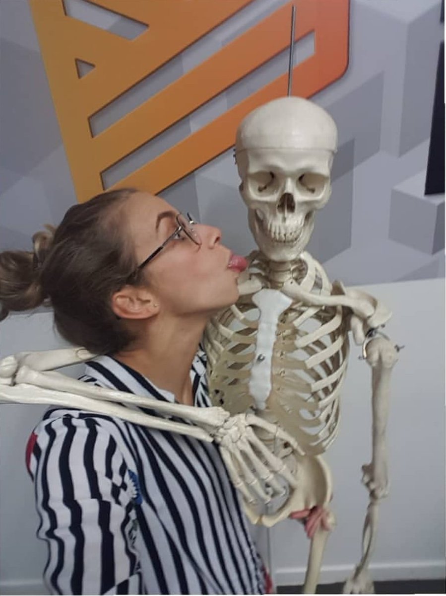 rslab's tweet photo. Het Pro Lab al bezocht? Dan heb je vast kennis gemaakt met onze toezichthouder #Jefke. @little_running_manuela ☠️❤️
#prolab #biomechanics https://t.co/3reoelynRU