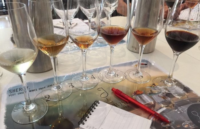 Proefnotities - <a href="/spanjetotaal/">Fabiola Bonke</a> proefde bij <a href="/HorizonWines/">Mick Kooistra</a> verschillende #sherrywine-s van Rey Fernando de Castilla -> sherry.wine/nl/media-trade…