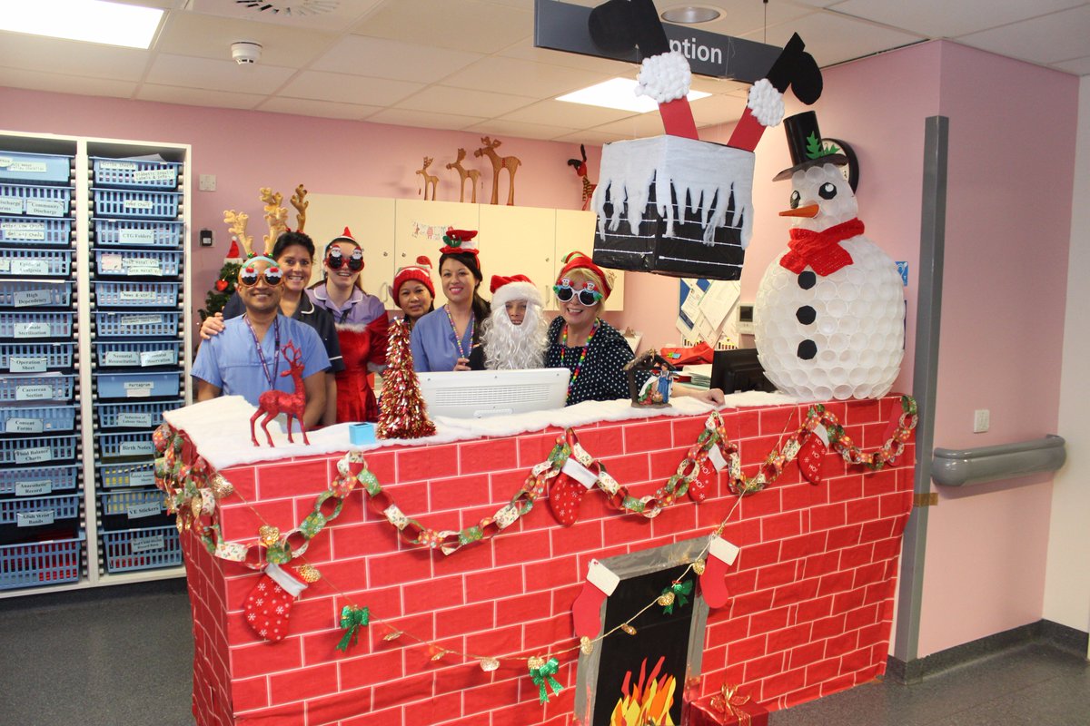 UHNM_NHS's tweet photo. The Delivery Suite in the Royal Stoke University Hospital Maternity unit have put an incredible effort in this year with their Christmas Decorations!
 🎁☃️🎄🎅 https://t.co/00eqZLpk80