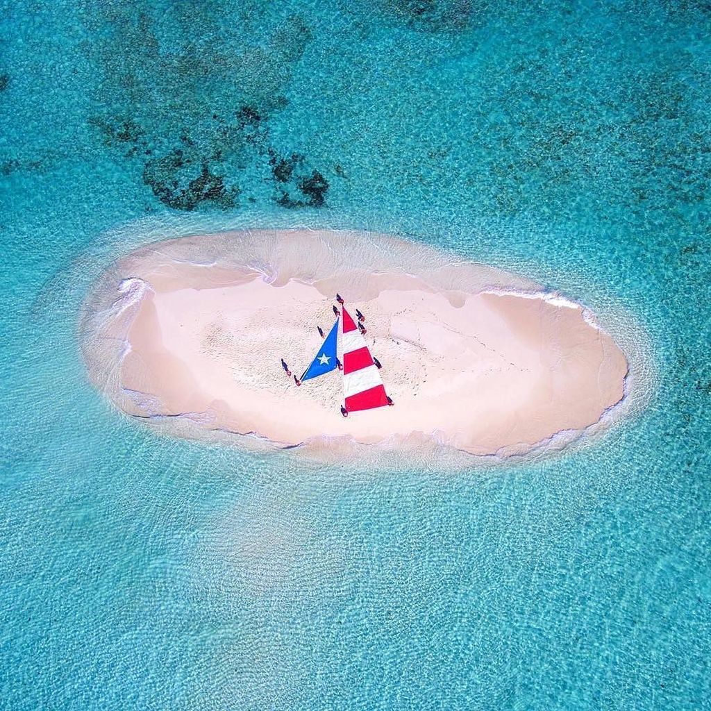 tiratepr's tweet image. El huracán María hundió el  catamarán de @kayakingpuertorico ...pero nos dejo sus velas❤️
Gente vamos apoyar lo de aquí el turismo NO esta en el piso🙌
📍Palominito, Island
📷 @kayakingpuertorico
:
👥 Utiliza nuestro #tiratepr
#navidad #puertorico #puertoricoselevanta #palom…