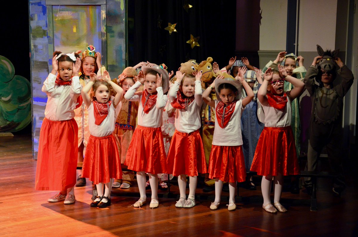 Kelvinside1878's tweet photo. Well done to #KAJ2 and #KAJ3. What a wonderful show you put on for your family and friends. You can see the full photo album here: https://t.co/7PaU6UZXJA
#pricklyhay #nativity https://t.co/5alet2S2pX