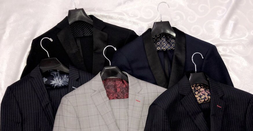 JustBuyItCloth's tweet photo. **Sing this in your caroling voice π** On the 5th day of Christmas my favorite store showed to me... 5 Custom Demodello Suits ππ
@IBMenswear @TheBrassHorn @BerksMenswearPA
#Demodello #men #mensfashion #menwithclass #mensstyle #malemodel #madeinitaly #custom #customsuit https://t.co/TCuk0TVn0u