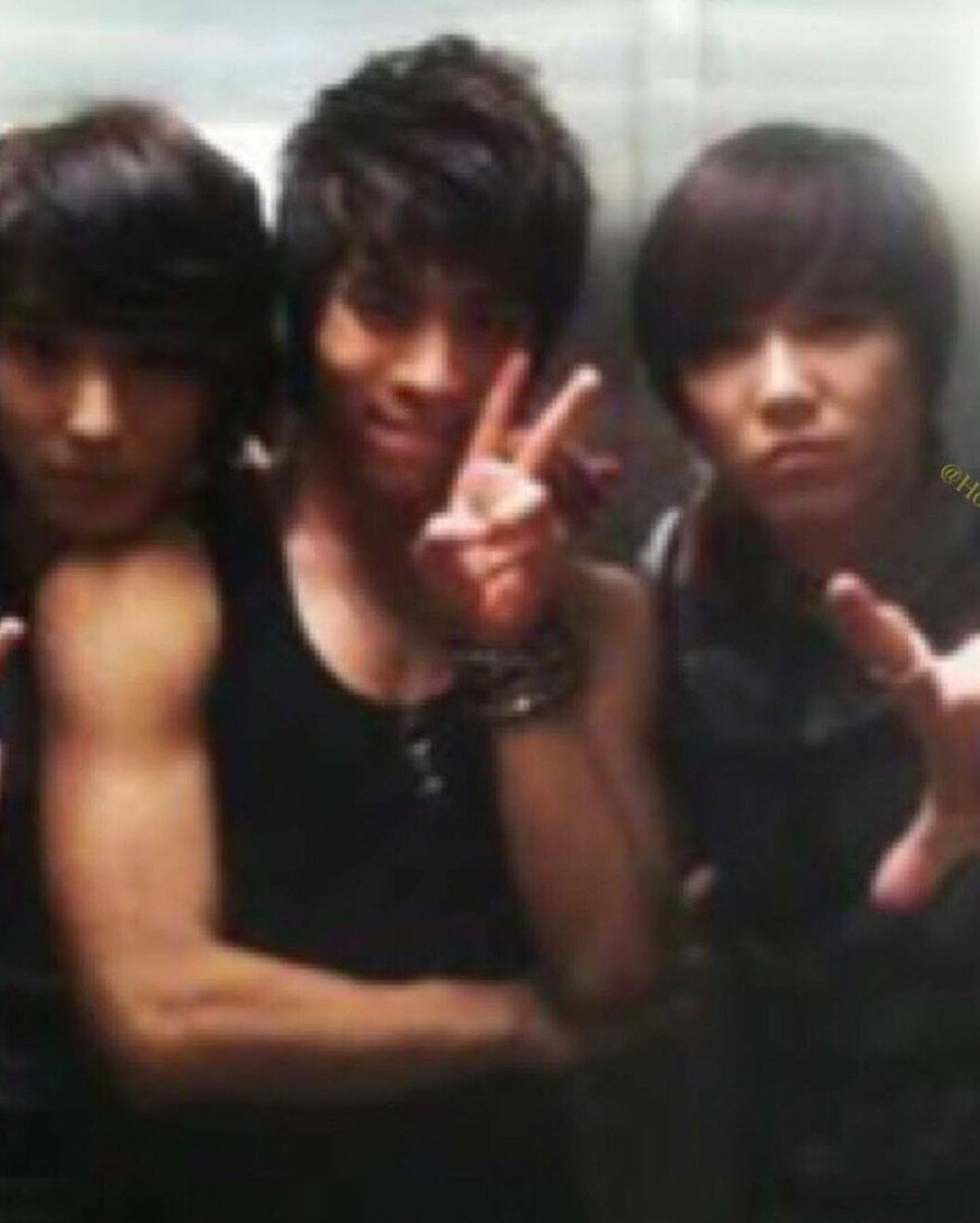 wow_ko's tweet photo. FTISLAND ホンギ、SNS更新。「とても悲しい。手が震える。同じような時期にデビューして本当に親しく過ごしたのに。何がお前をつらくさせたのかわららないけど、どうかあちらではい…
つづき⇒ https://t.co/dC3pTlA6nI https://t.co/5M33DSwnFo