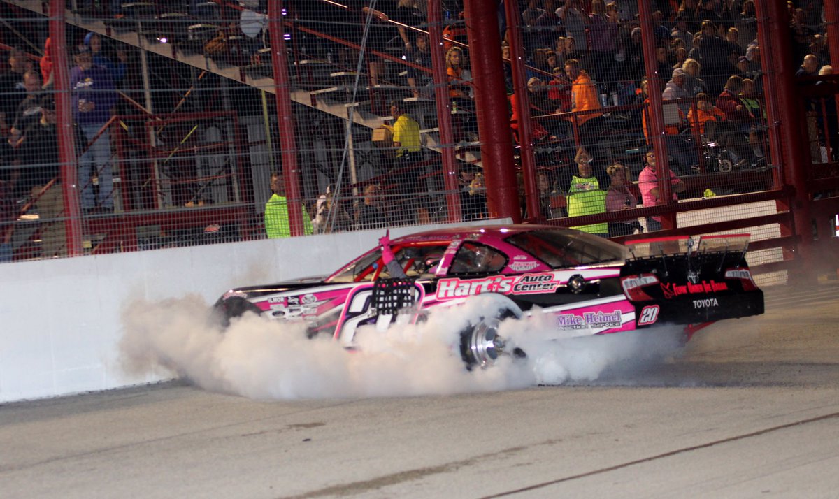 JDIIIRACING's tweet photo. #NoCompromises #SponsorMePFC18 #2017Champ https://t.co/m2K2hjRzYb