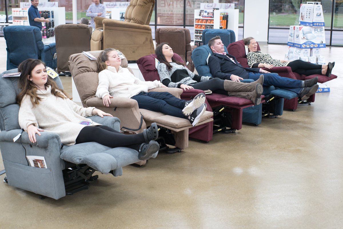 GetActiveHW's tweet photo. Give the gift of comfort this holiday season! Our entire inventory of luxury power recliners are on sale starting today at 25% off. Many of our power recliners feature heat, massage &amp; zero gravity. We also offer **FREE delivery and set up too! https://t.co/QunTCdHN8L
