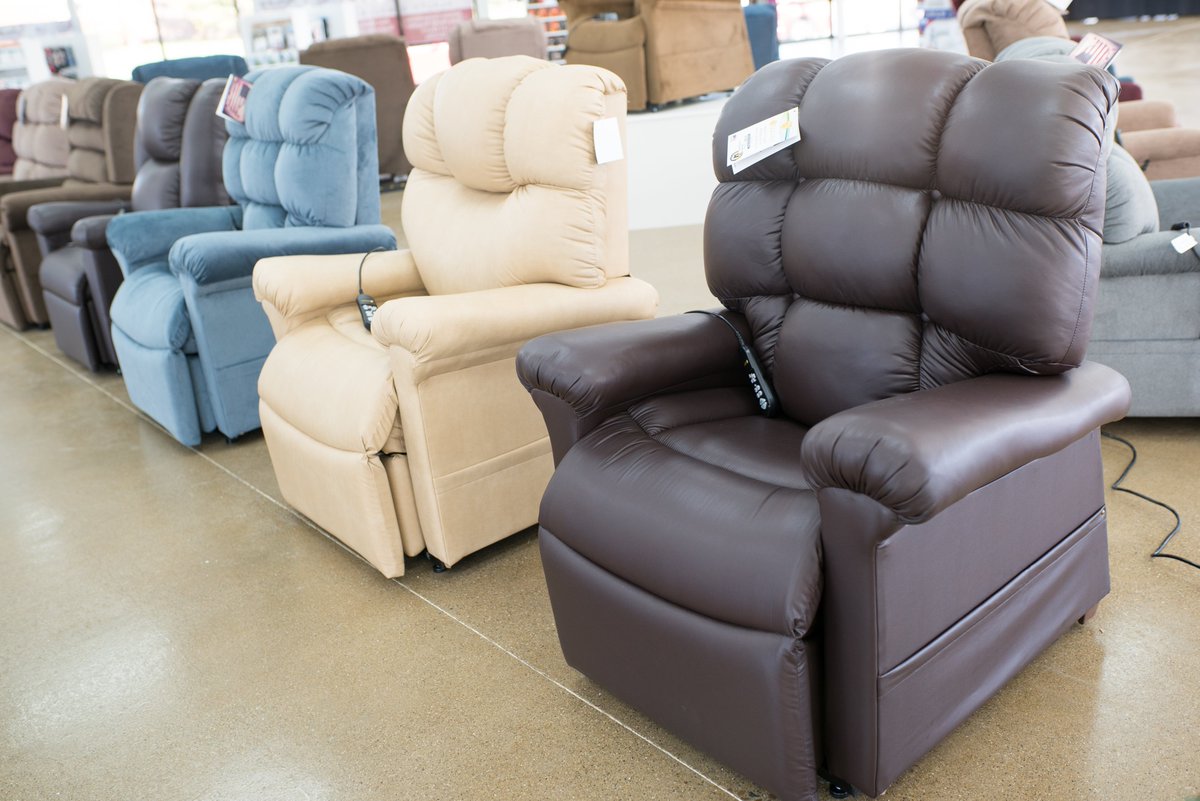 GetActiveHW's tweet photo. Give the gift of comfort this holiday season! Our entire inventory of luxury power recliners are on sale starting today at 25% off. Many of our power recliners feature heat, massage &amp; zero gravity. We also offer **FREE delivery and set up too! https://t.co/QunTCdHN8L