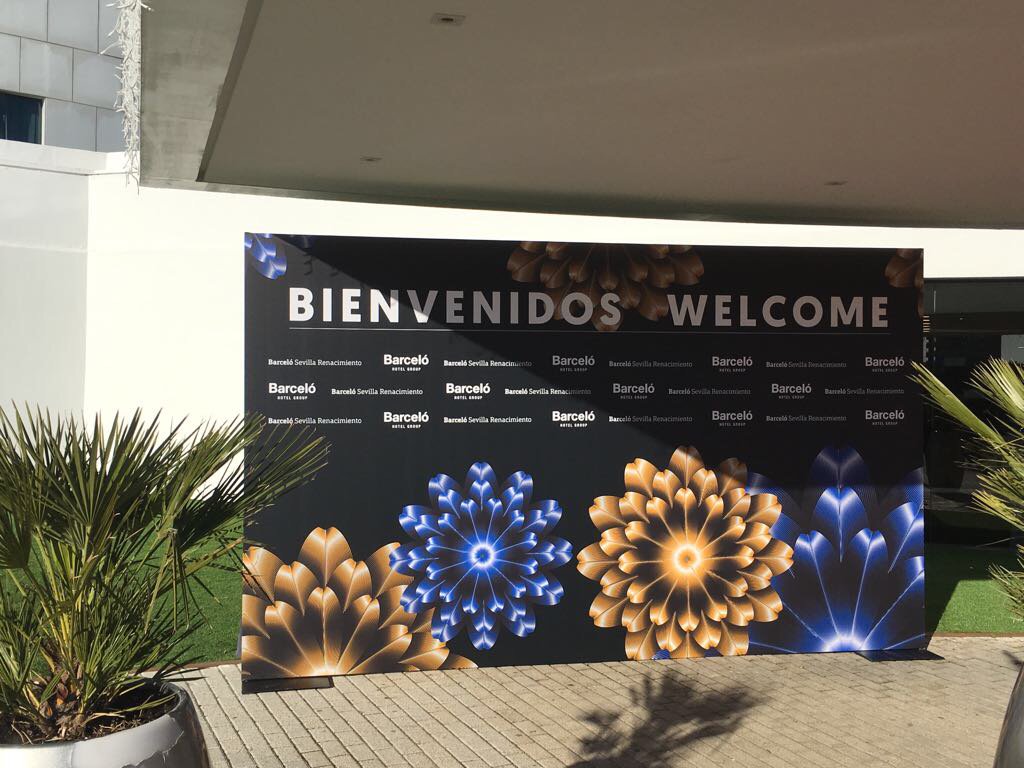 HBRenacimiento's tweet photo. ✨✨ Décor and customization of our venue to welcome guests and winners as the Official Hotel Premios Ondas 2017

@MeetBarcelo #customization #spaces https://t.co/luSVe0Mv6I