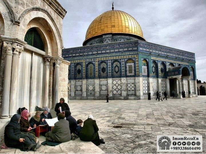 ImamRezaEN's tweet photo. Women Studying Quran by the Dome of the Rock (al-Quds, Palestine) - Al-Quds (Jerusalem), Palestine 
#AlQudsForever  #QudsCapitalOfPalestine https://t.co/sXcsHM4Mey