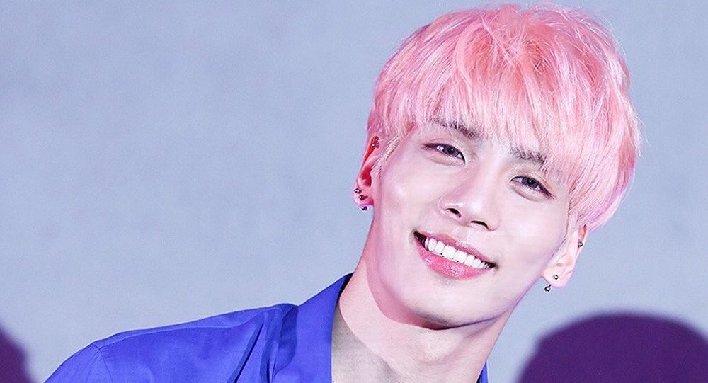 SHINee＝輝く人

ジョンくんはほんとその通りでずっと輝いてた ジョンくんの歌声聞くたび泣きそうになるけどこれからも愛しつづけるよジョンくん ゆっくり休んでね

＃SHINee#ジョンヒョン#ありがとう
#ご冥福をお祈りします