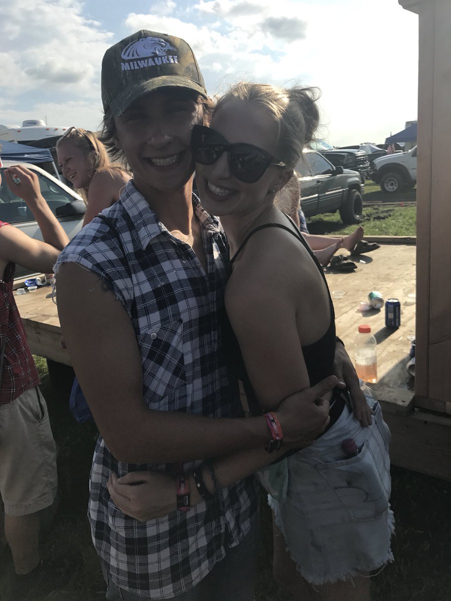 SKilcoyne1747's tweet photo. Ryan, you have been the reason I go to bed laughing and wake up with a smile on my face 😊 I love you so much ❤️ happy birthday best friend 🎈🎂 https://t.co/jiMBMCmZ1e