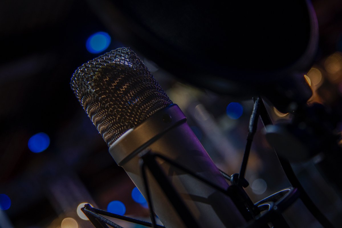 Vestorly's tweet photo. Want to use technology to strategically grow your business? Vestorly co-founder @JustinWisz explains how on @BloombergRadio #PershingINSITE https://t.co/FZUW9yOFSM https://t.co/s2BzFdbAR2