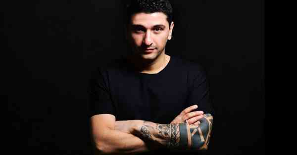 HayEvento's tweet photo. #Bogota esta noche de viernes en @VagabondBogota llega @Shlomi_aber Closing 2017! 🔊😎🔜 https://t.co/PfmvW2A6HA https://t.co/pNjCTJFZ5q