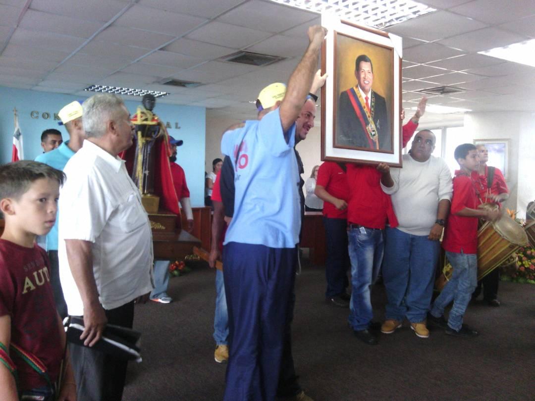 elodiapetit's tweet photo. Juramentacion de nuestro alcalde willy casanova en el concejo municipal de mcbo @willy_casanova @OmarPrieto_PSUV https://t.co/T8DqNMQB5n