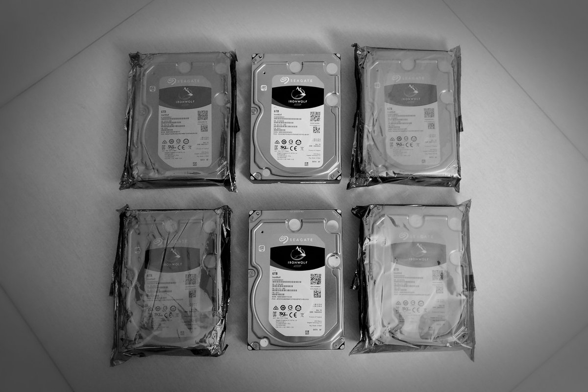 shadowandy's tweet photo. Ready to refresh the aging hard disks in my #Synology NAS! #Seagate #IronWolf https://t.co/yUdWw4eAbd