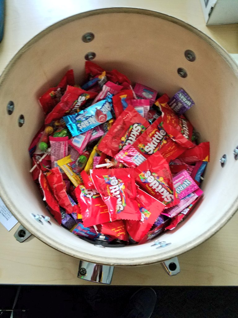 MrLWFMSBand's tweet photo. Some @DunkinDonuts Munchkins to thank you for an awesome concert and all of your hard work this year! #HeyBand #YouRock #WeAreVPA  #AlternativeSnacks https://t.co/iweYsVp2M6