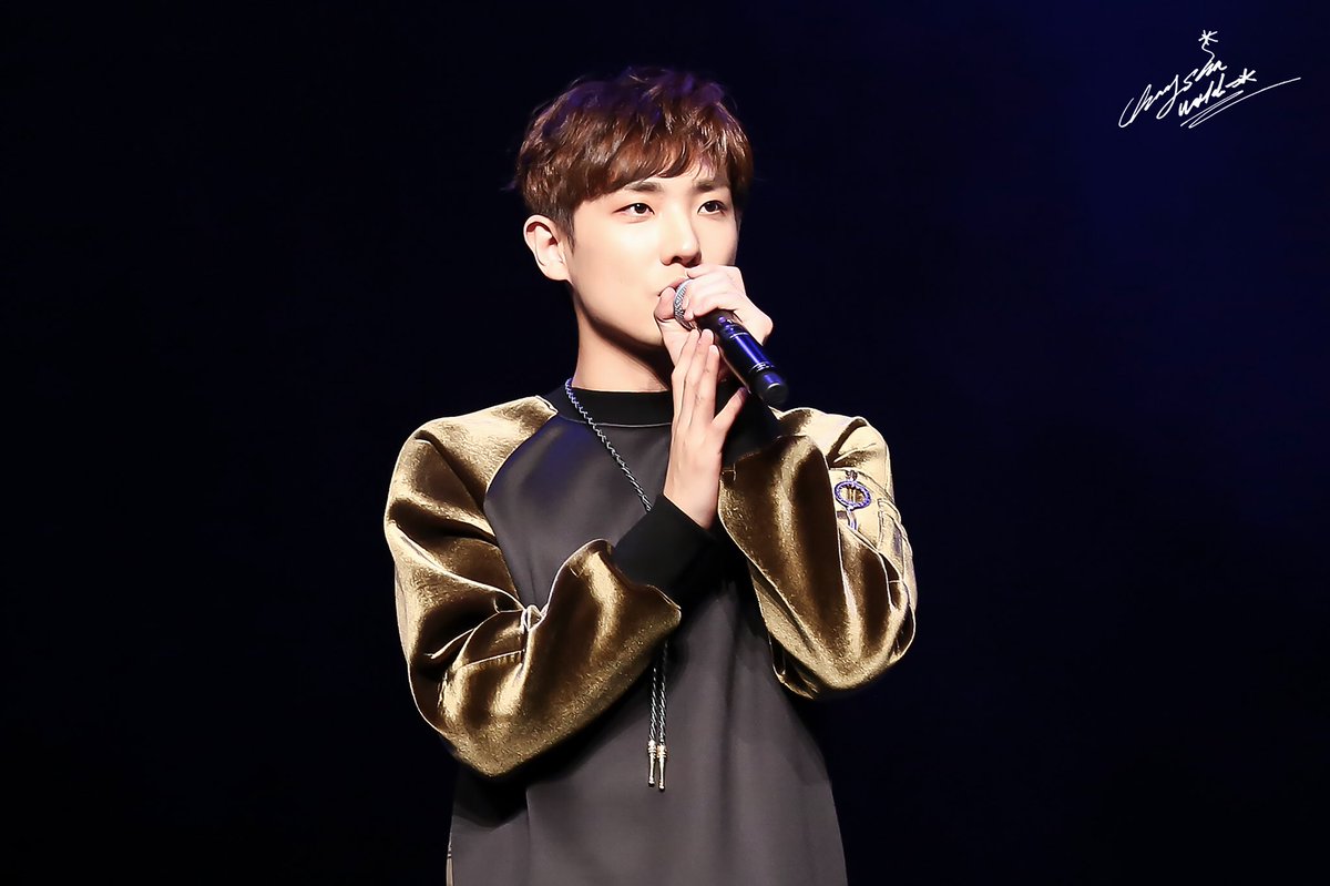 ChangSunWorld's tweet photo. 【D-582】 170930 #이준 서울 팬미팅 The Present🎁
❤️❤️❤️❤️❤️
#이준 #이창선 https://t.co/UCrvT24pw4