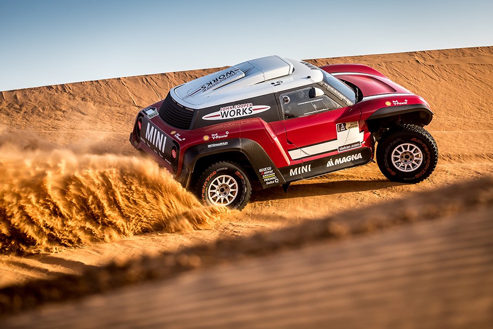 BFGoodrichCAN's tweet photo. With 15 days of racing &amp; 10,000 km to cover, it makes sense to #TeamUp with us. 😉 #KDR2+ #Dakar2018 https://t.co/J3F1SFNNHG