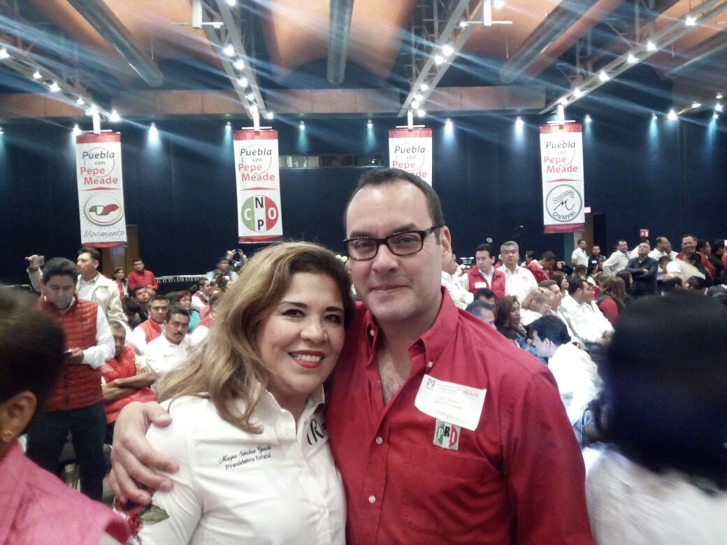 URIzucar's tweet photo. #PepeMeade en Puebla 
#RevolucionPresente https://t.co/H0J27IN6mw