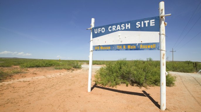 HISTORY's tweet photo. With the recent UFO sightings...maybe the truth IS out there? #Aliens
https://t.co/hwdxIwLdFd https://t.co/u1jGzZTaPt