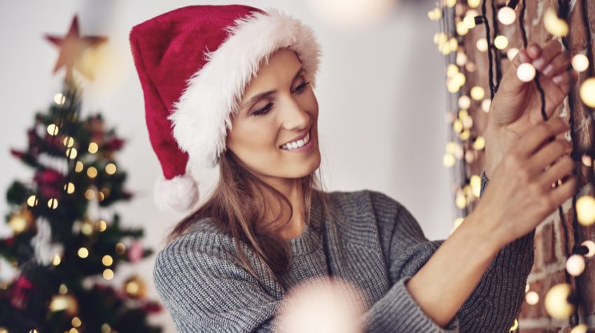 CastroElectric's tweet image. How much are those holiday lights and inflatables adding to your power bill? bit.ly/2AqDffx