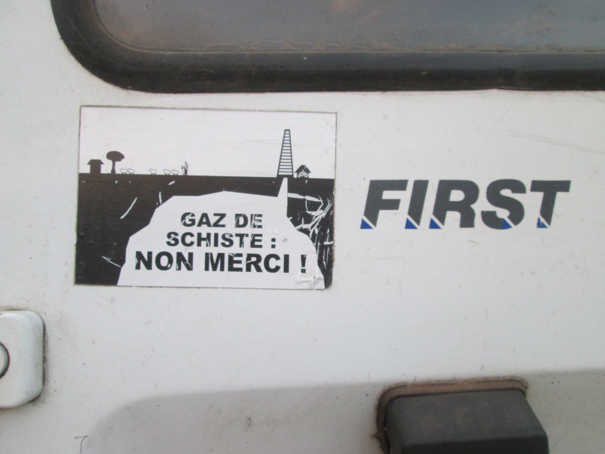 jenkt1's tweet photo. Viva La France @realjoecorre @frackfreemps #Frackminster https://t.co/WAfQc9qK4n